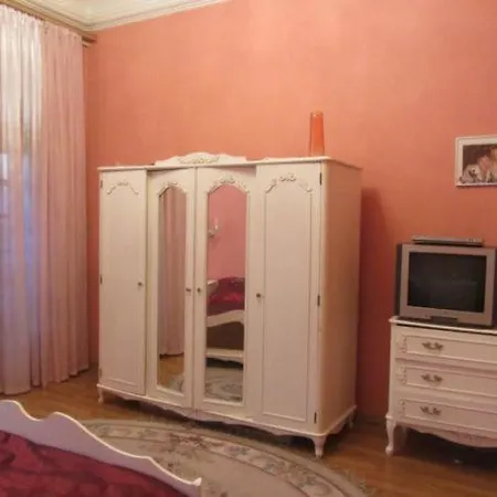 Большая 3-Х Комнатная, Центр, Ланжерон, Базарная, Bazarnaya Apartment Odesa