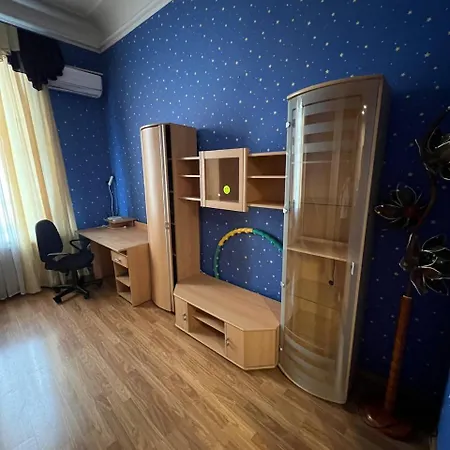 Apartment Большая 3-Х Комнатная, Центр, Ланжерон, Базарная, Bazarnaya *